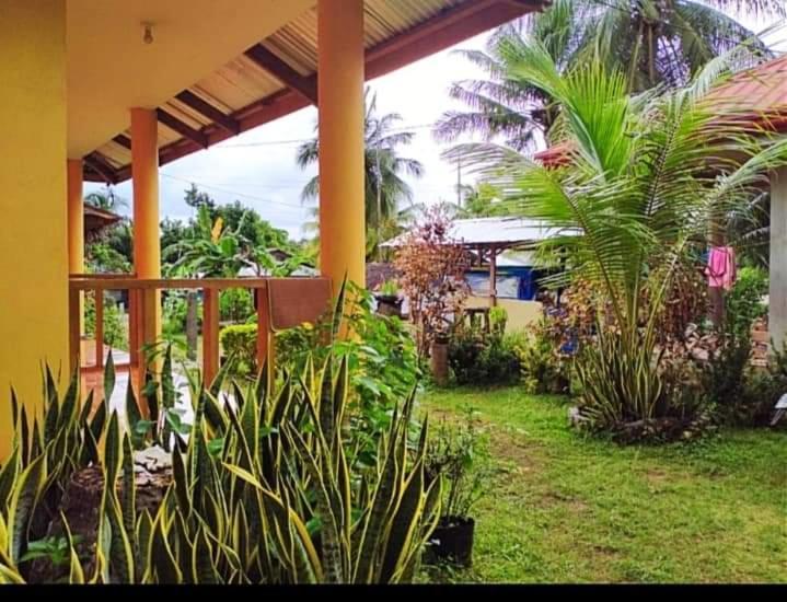 Gold Star Inn Siquijor Eksteriør billede
